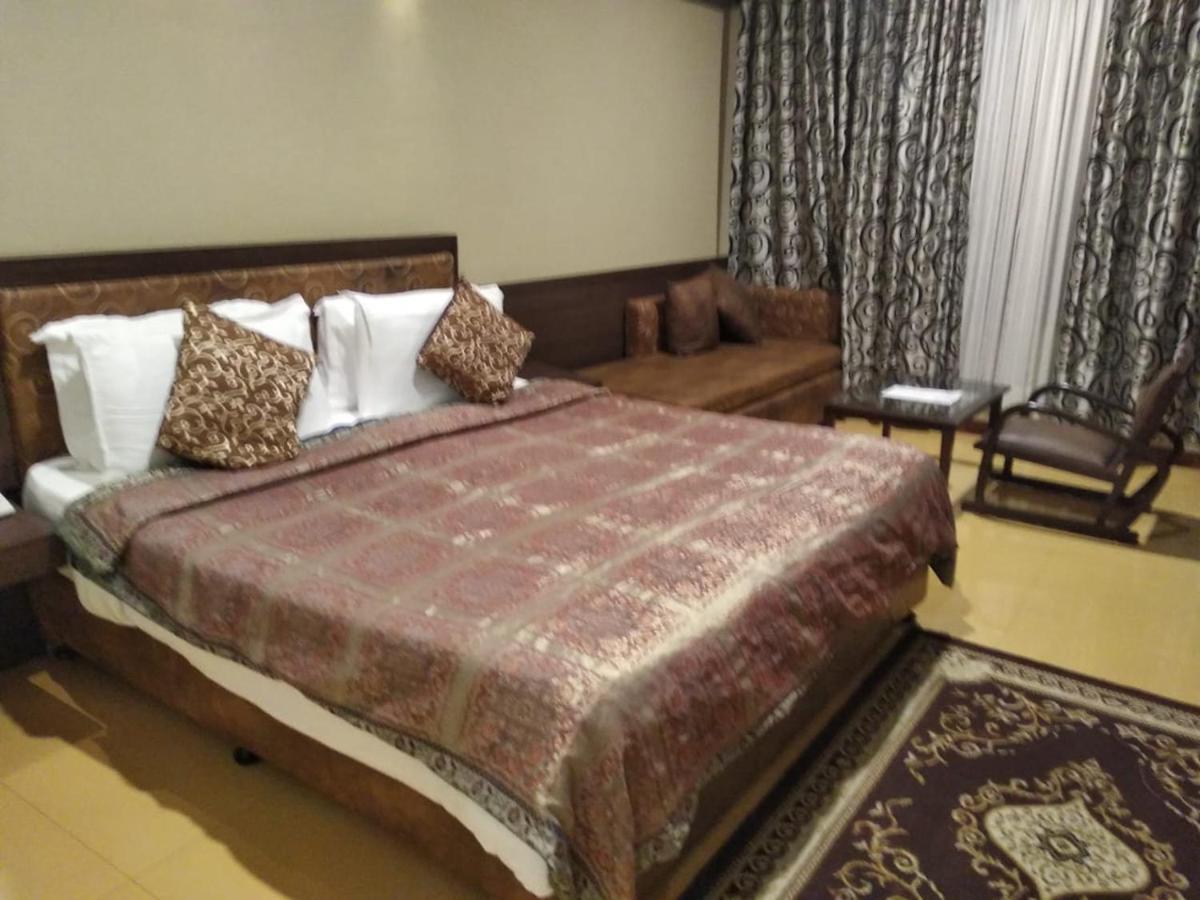 Shilpi Hill Resort Szaputara Kültér fotó