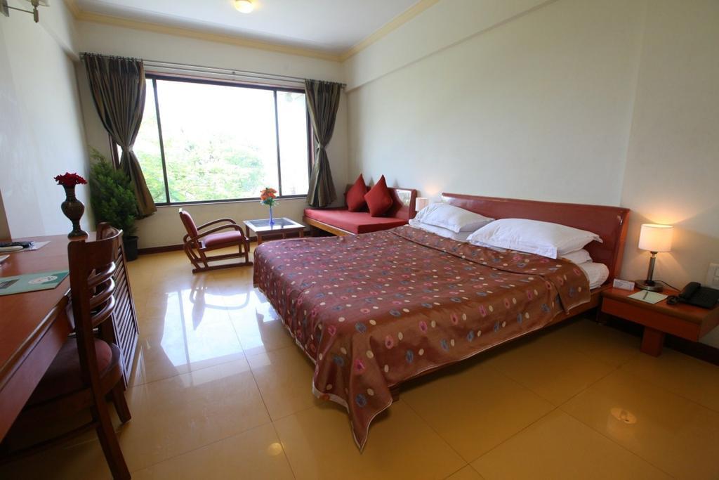 Shilpi Hill Resort Szaputara Szoba fotó